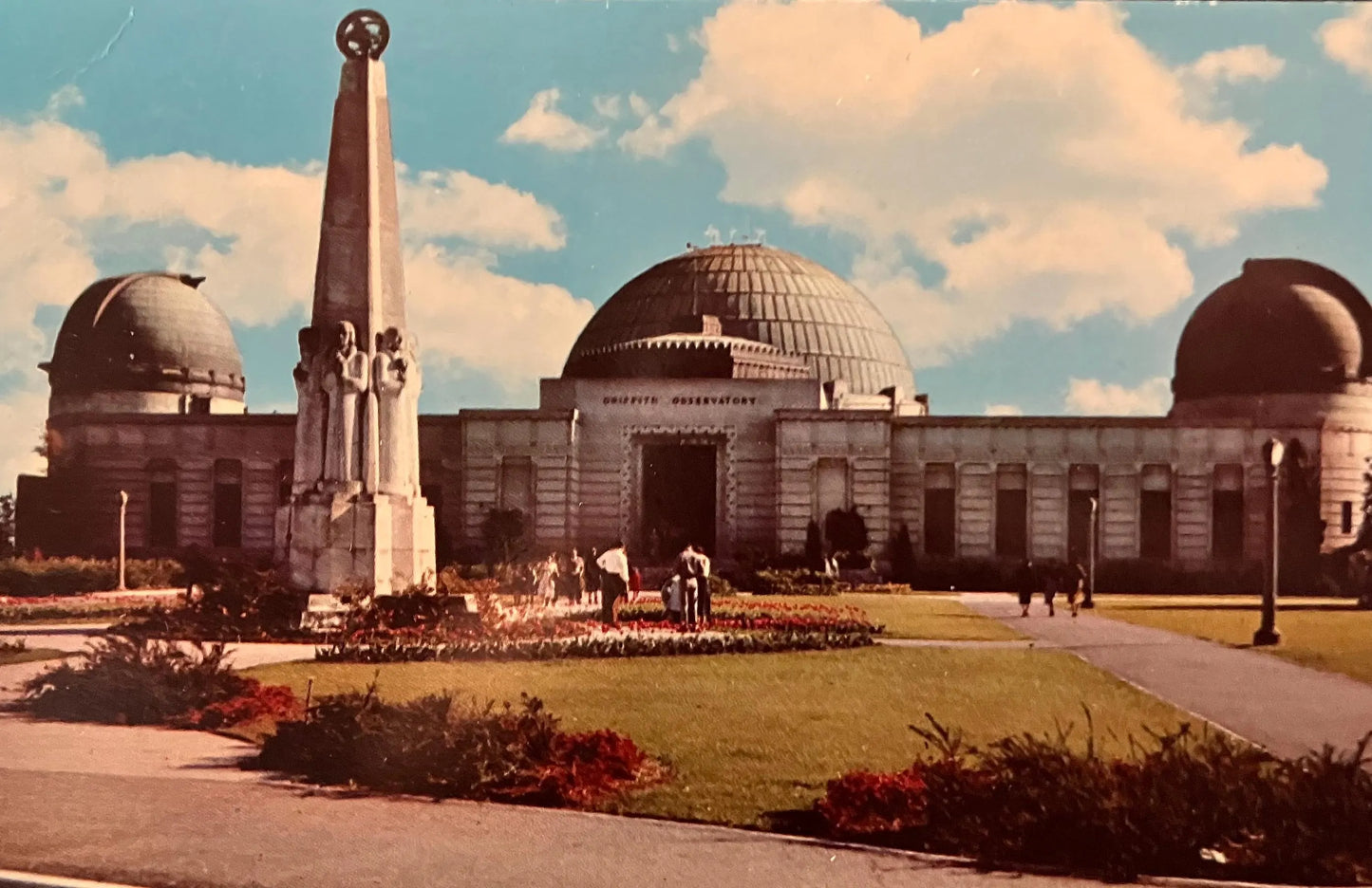 Planetarium and Observatory in Griffith Park in Los Angeles, California - Vintage Postcard