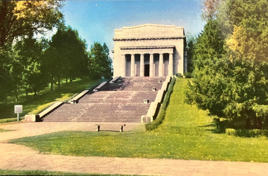Lincoln Memorial Building - Hodgenville, Kentucky - Photo by W. Ray Scott - Vintage Postcard