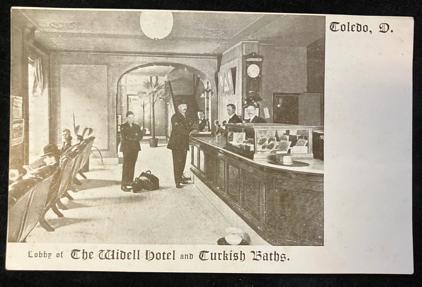 Lobby of the Widdell Hotel and Turkish Baths. - Toledo, Ohio - Vintage Postcard