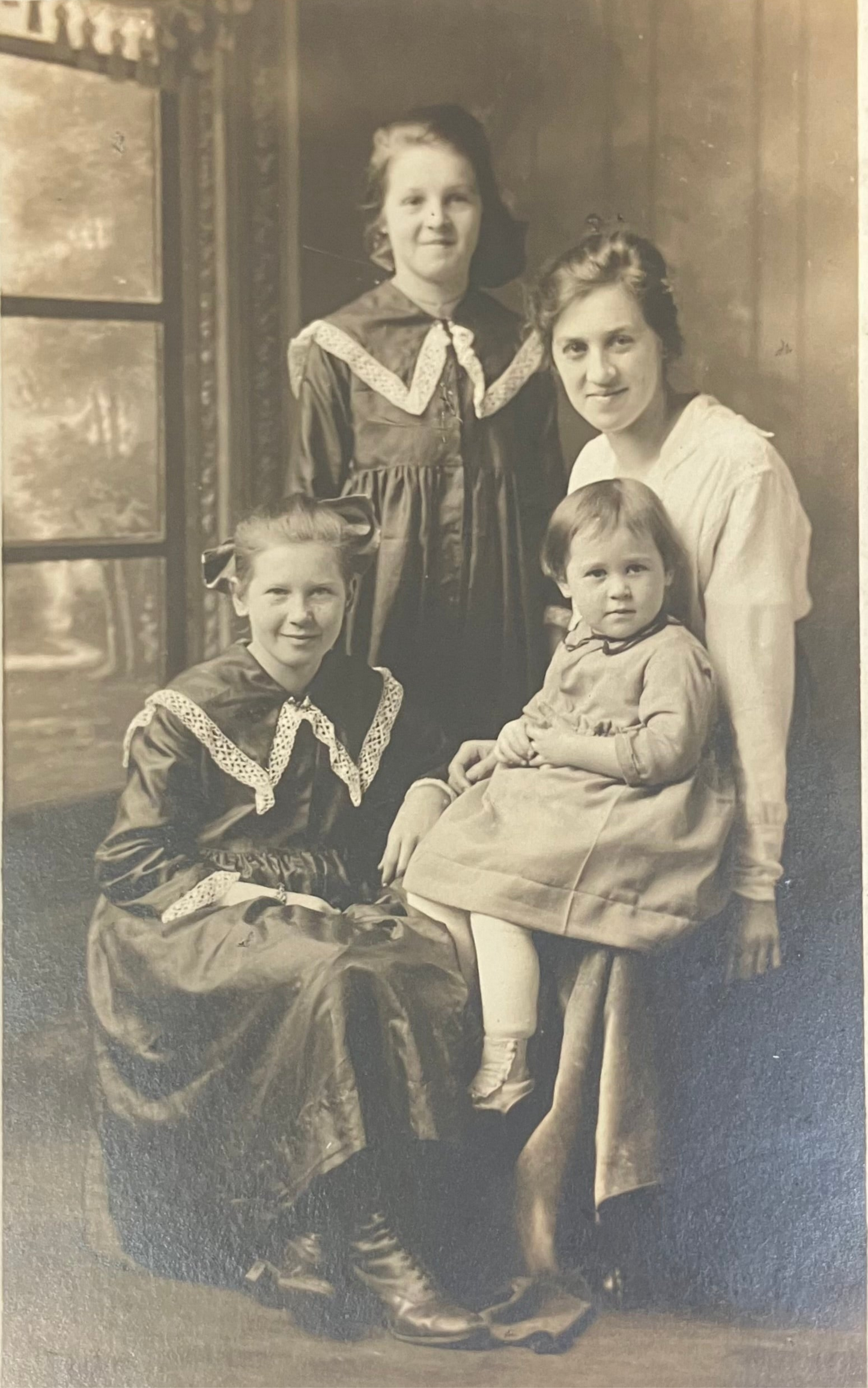1919 Mother and 3 Daughters RPPC - 1920s Women's Fashion - Rare Photo 1919 Twin Girls Black and White Home Photography