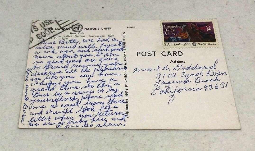 United Nations - New York Headquarters - Vintage Postcard