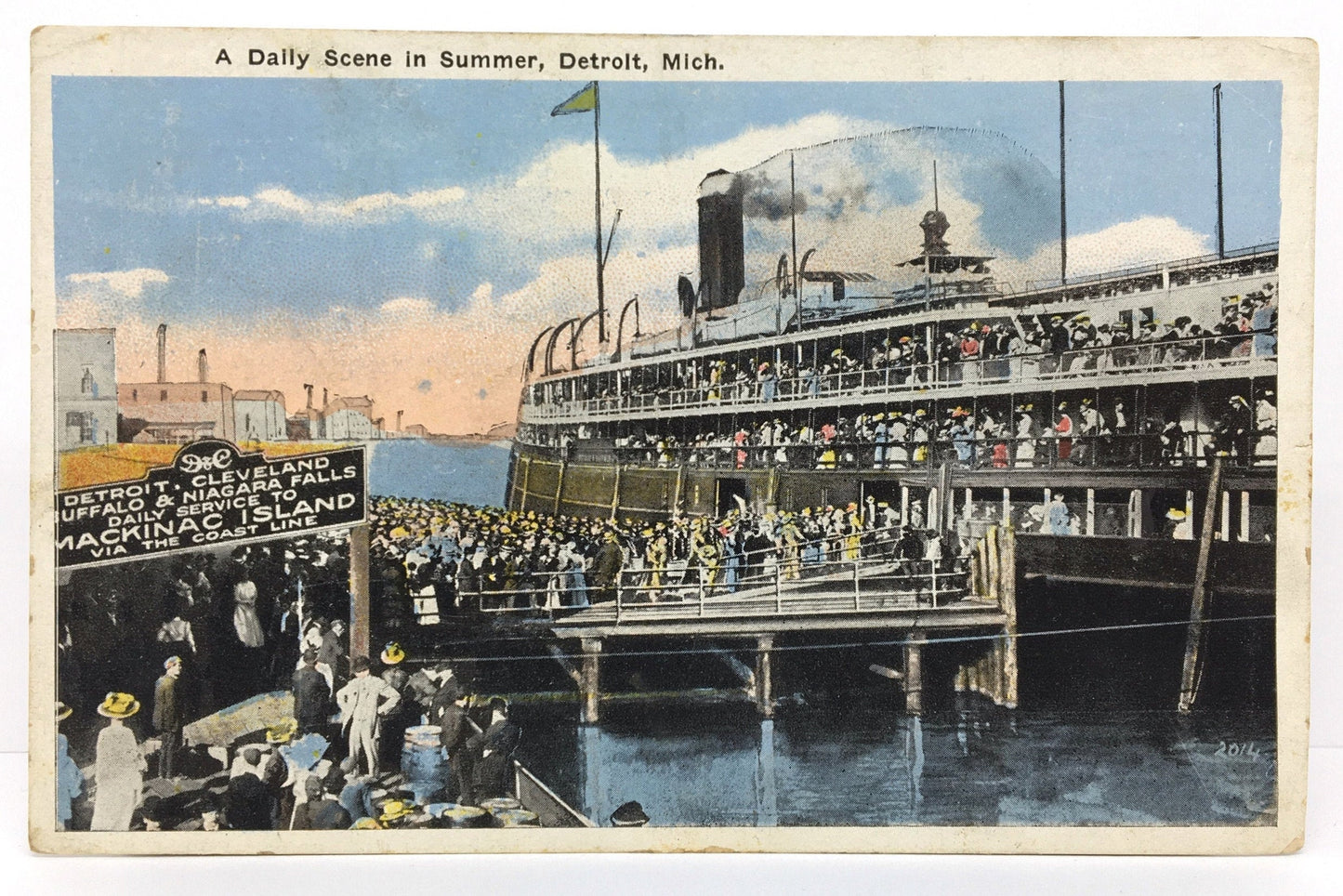 Detroit, Michigan "A Daily Scene in Summer" Vintage Postcard