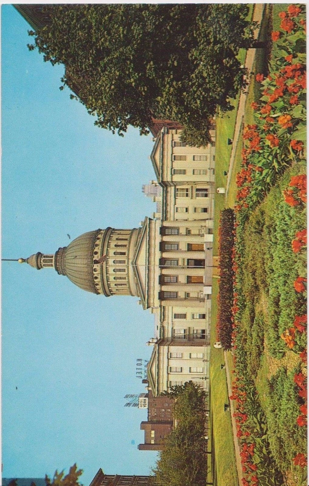Old Courthouse in St. Louis, Missouri Vintage Postcard