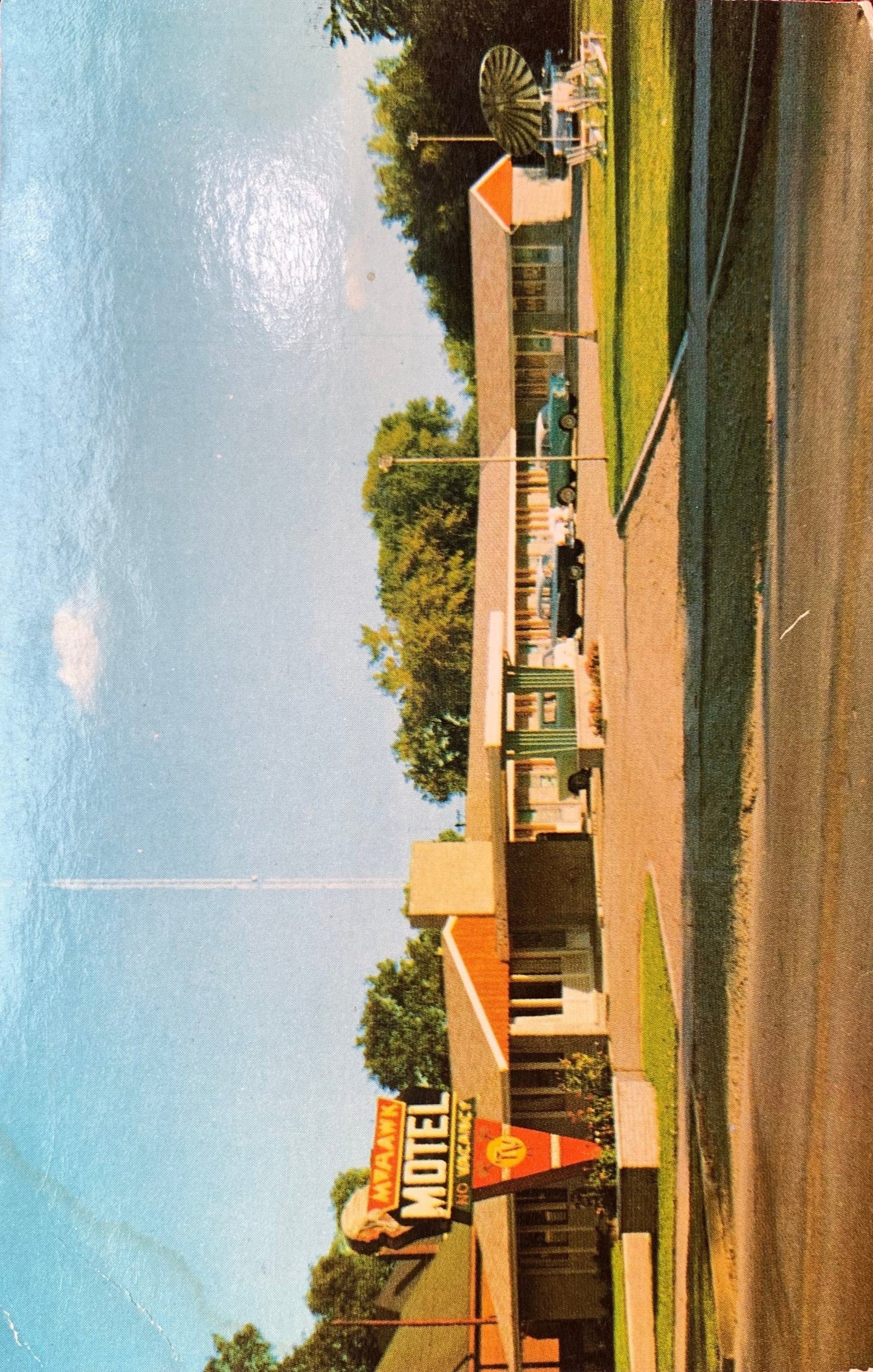 Mohawk Motel - Brantford, Ontario, Canada - 1950s Postcard