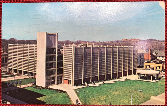 Damon Parkade, Rochester, Minnesota - Vintage Postcard