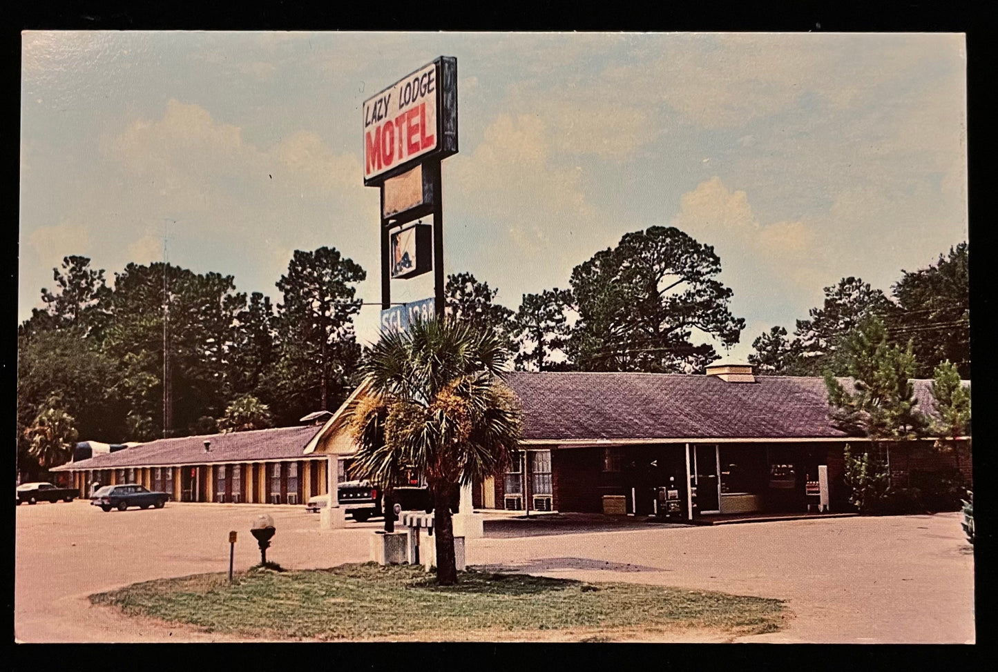 The Lazy Lodge Motel Lake City, Florida - Vintage Postcard