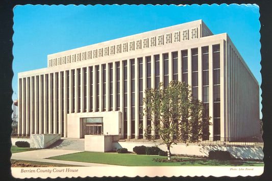 Berrien County Court House, St. Joseph, Michigan - Vintage Postcard