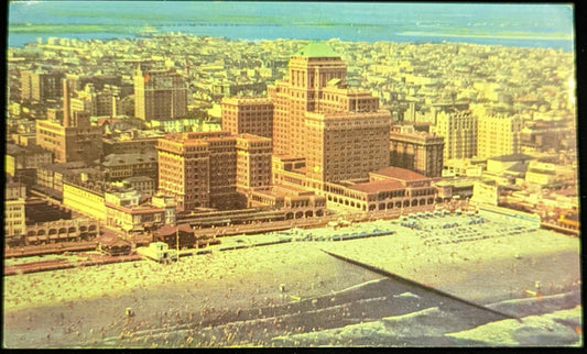 Chalfonte-Haddon Hall, Alantic City, New Jersey - Vintage Postcard