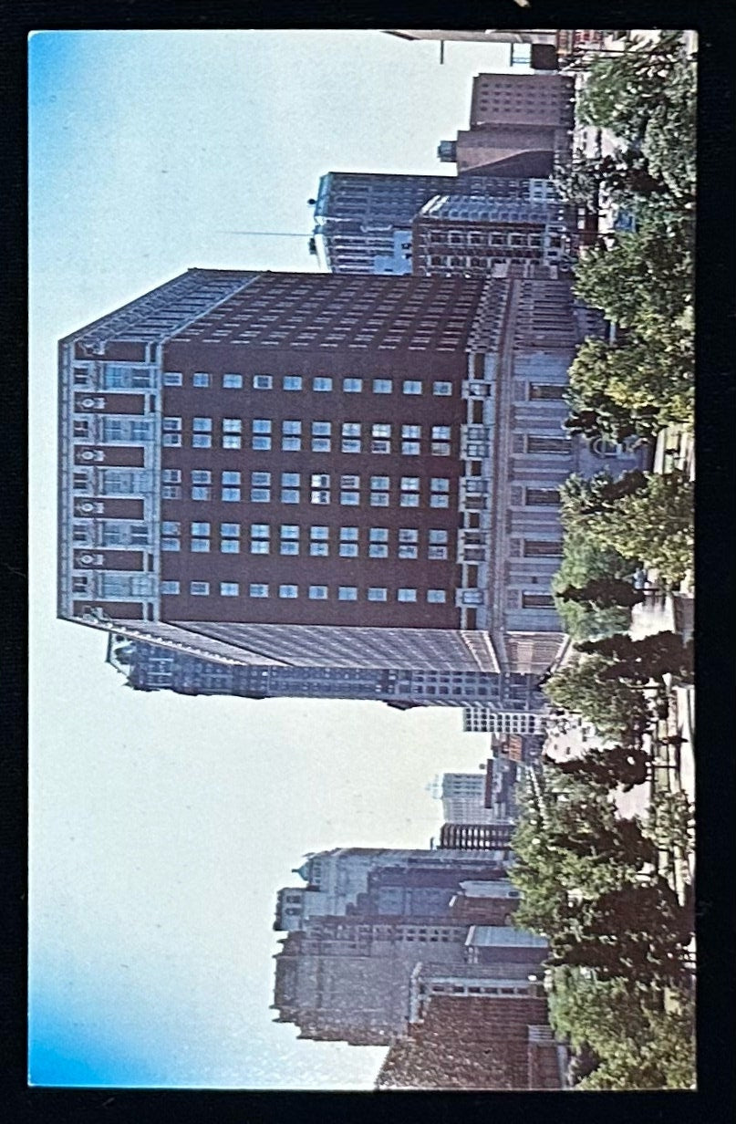 The Statler Hilton Hotel, Detroit, Michigan - Vintage Postcard