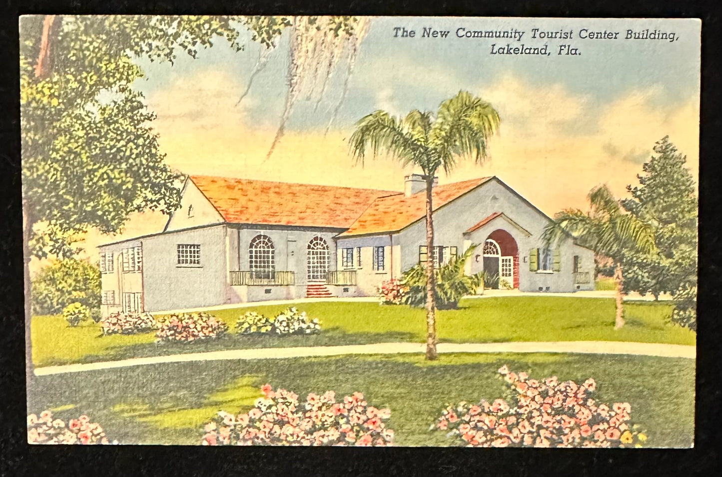 The New Community Tourist Center Building, Lakeland, Florida - Linen Vintage Postcard