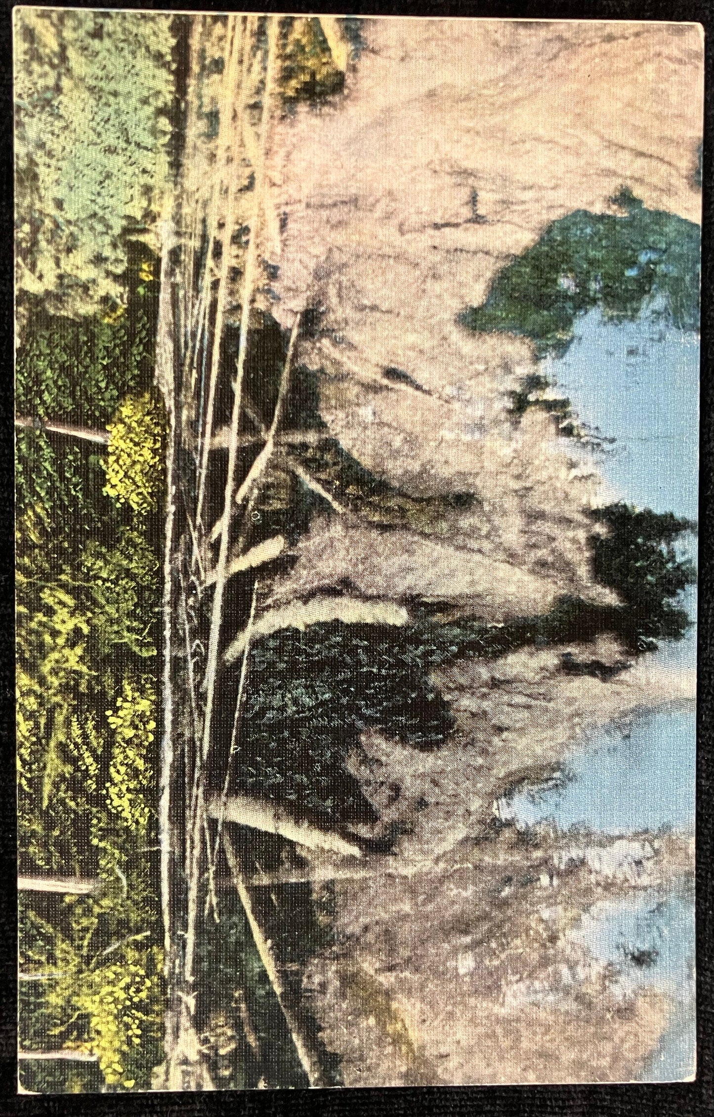 Kitch-Iti-Ki-Pi Spring, Manistique, Michigan - Vintage Postcard