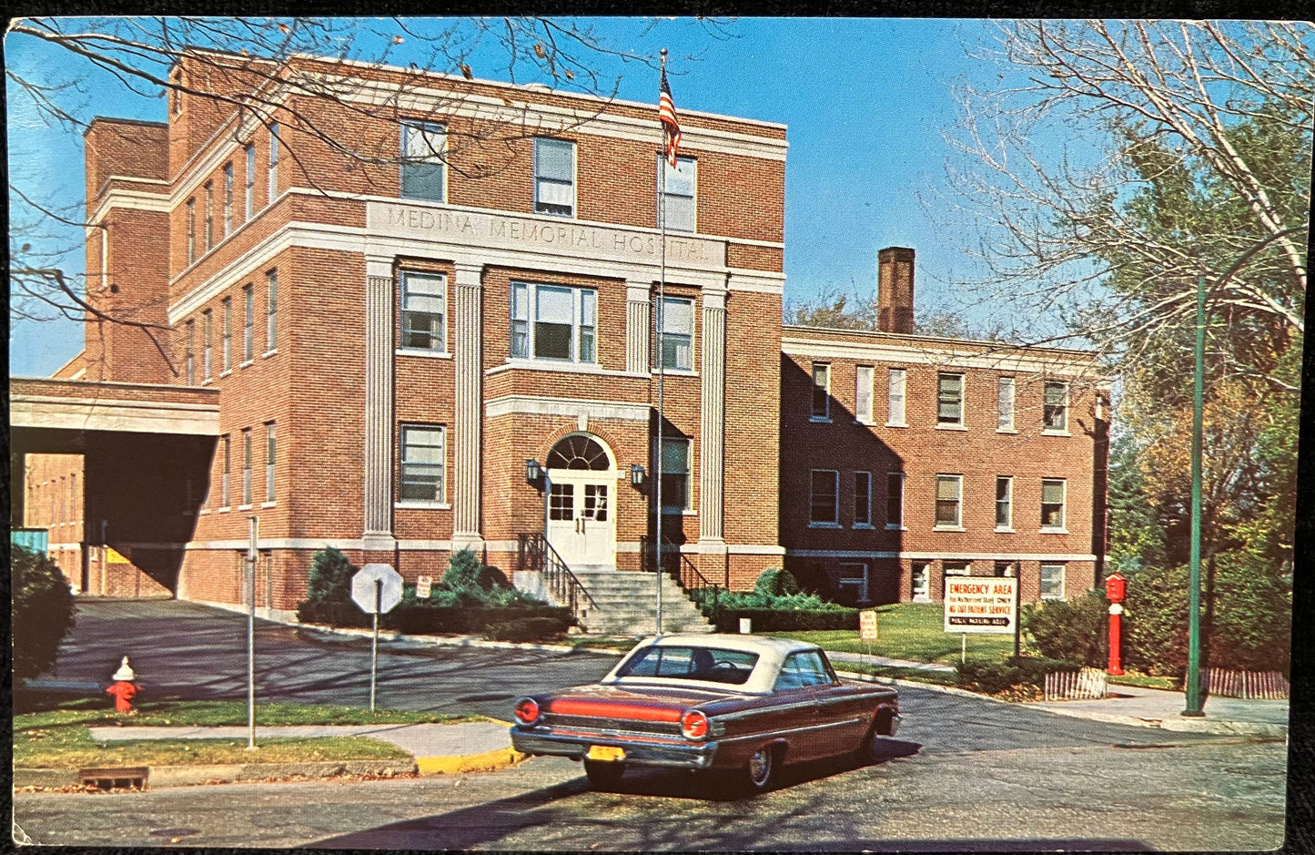 Medina Memorial Hospital - Medina, New York - Vintage Hospital Postcard