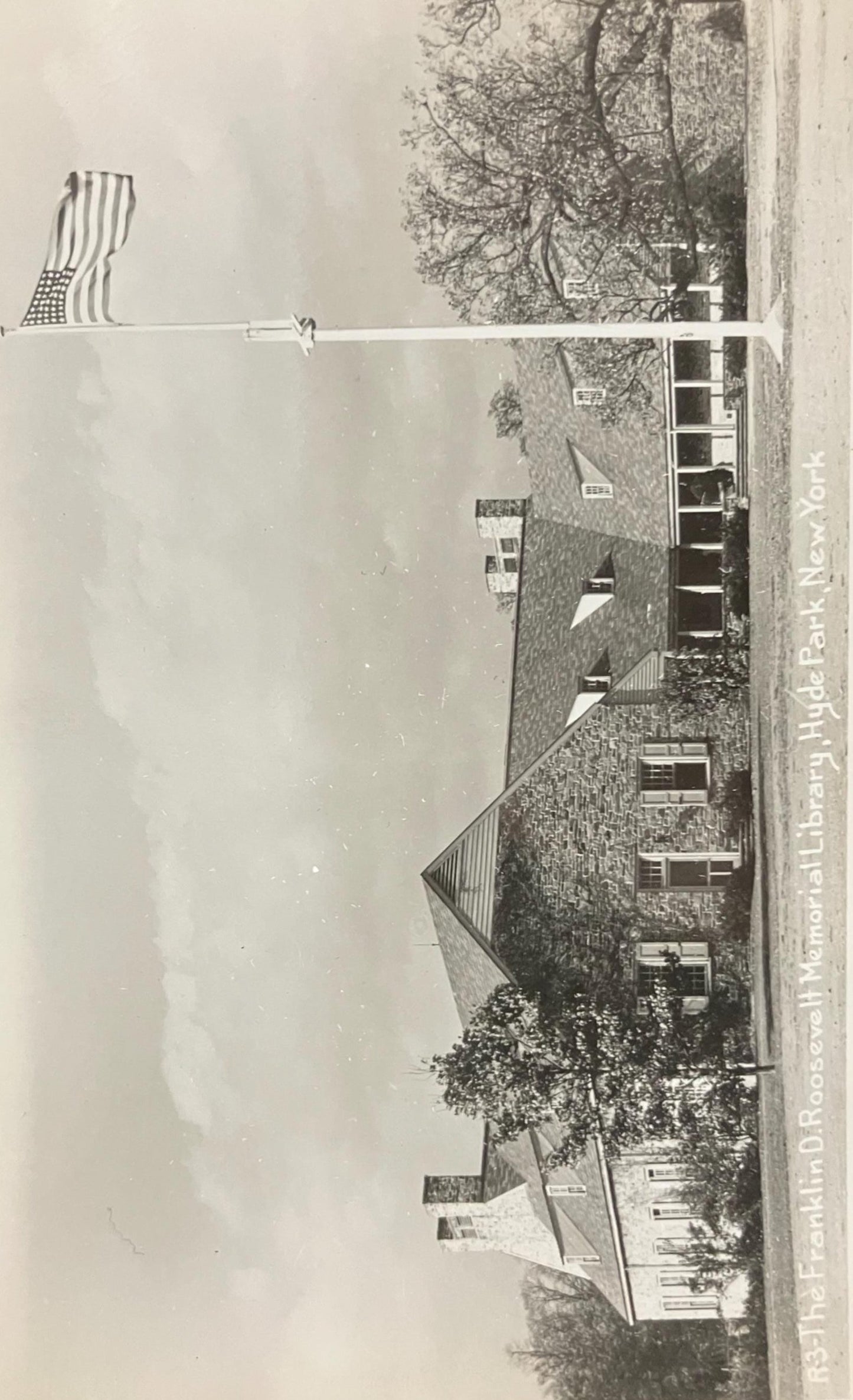 RPPC - The Franklin D. Roosevelt Memorial Library, Hyde Park, New York