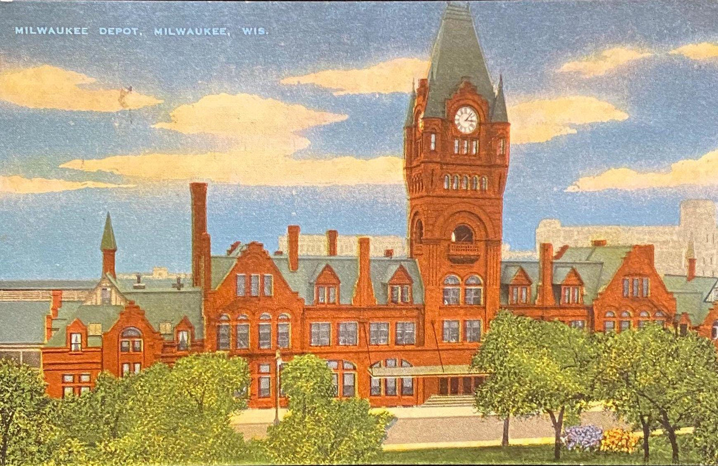 Milwaukee Depot - Milwaukee, Wisconsin - 1940s Linen Postcard