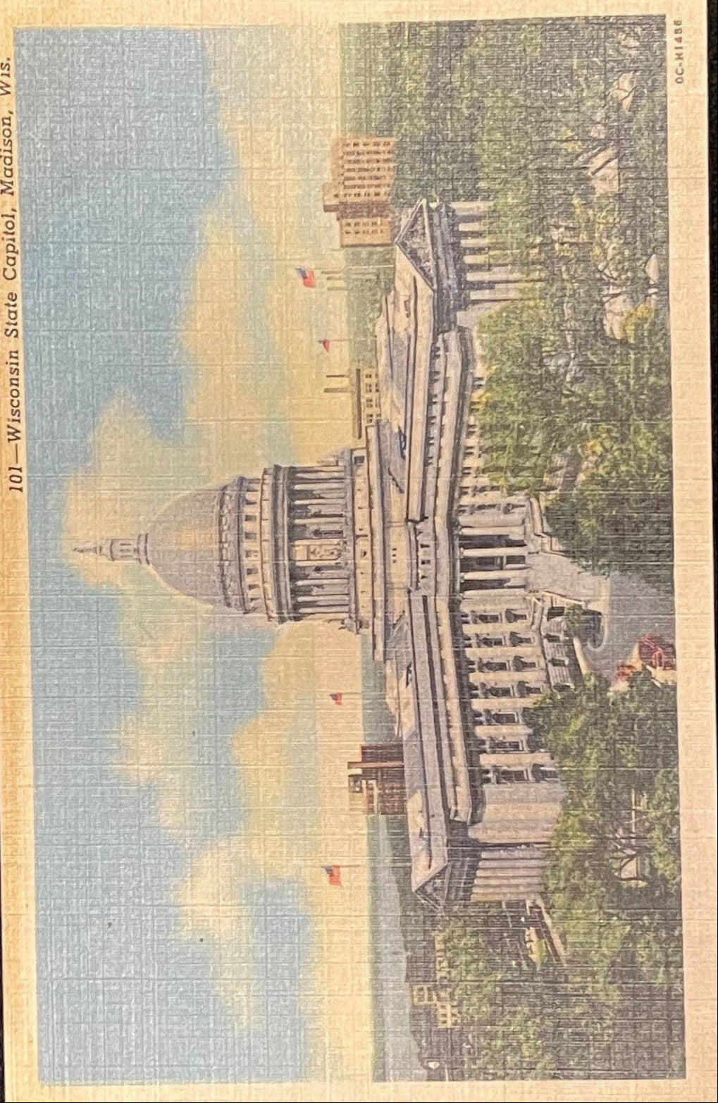 Wisconsin State Capitol - Madison, Wisconsin - 1940s Linen Postcard