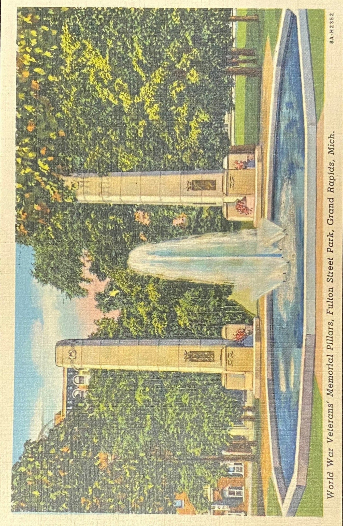 World War Veterans' Memorial Pillars - Fulton Street Park - Grand Rapids, Michigan - 1938 Linen Postcard