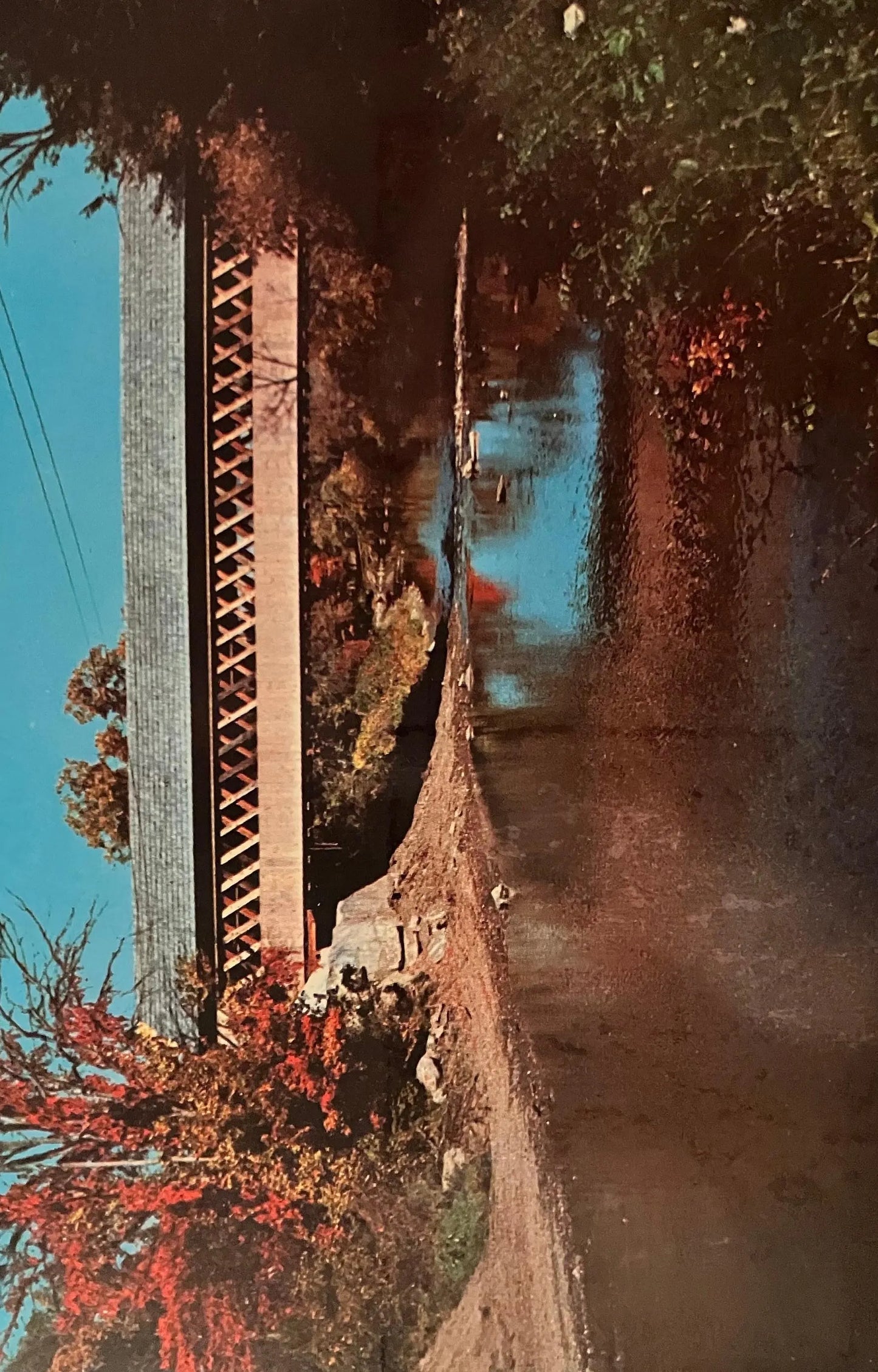 The Middle Bridge in Woodstock, Vermont - Vintage Postcard