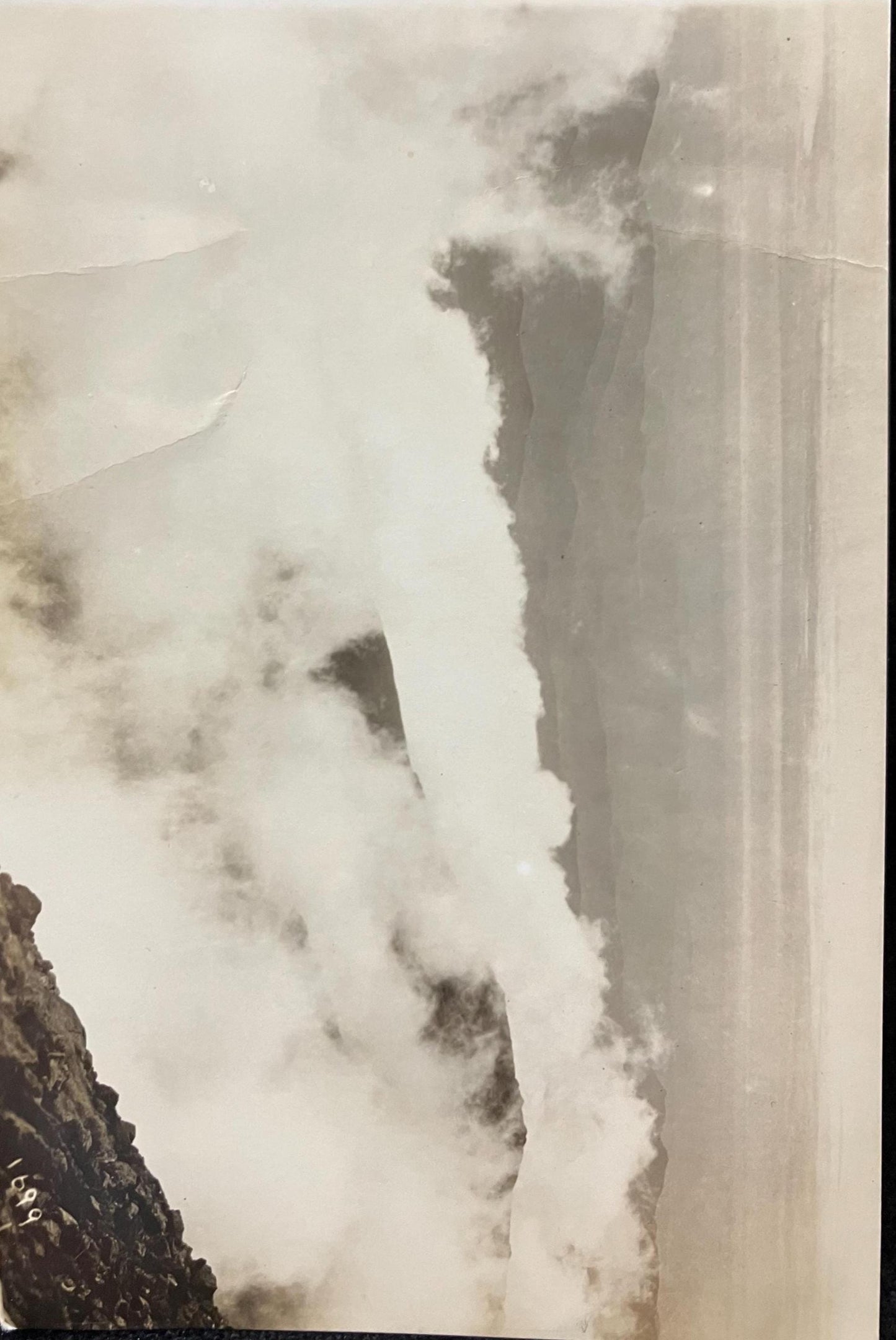 RPPC - Bootts Spur in the Clouds, Summit Mt. Washington, New Hampshire - Copyright 1908 - Vintage Po