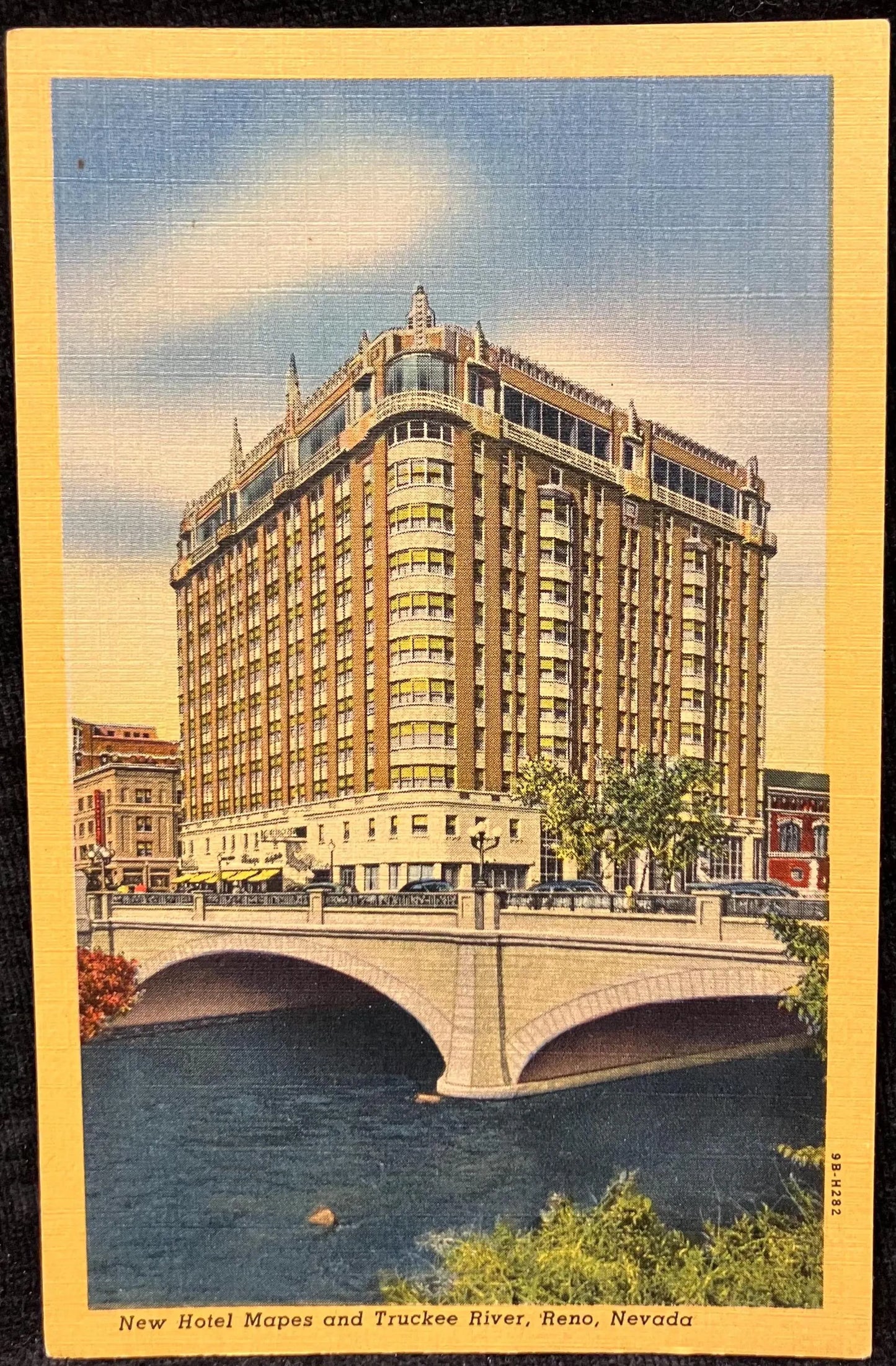 New Hotel Mapes and Truckee River, Reno, Nevada - Vintage Hotel Postcard