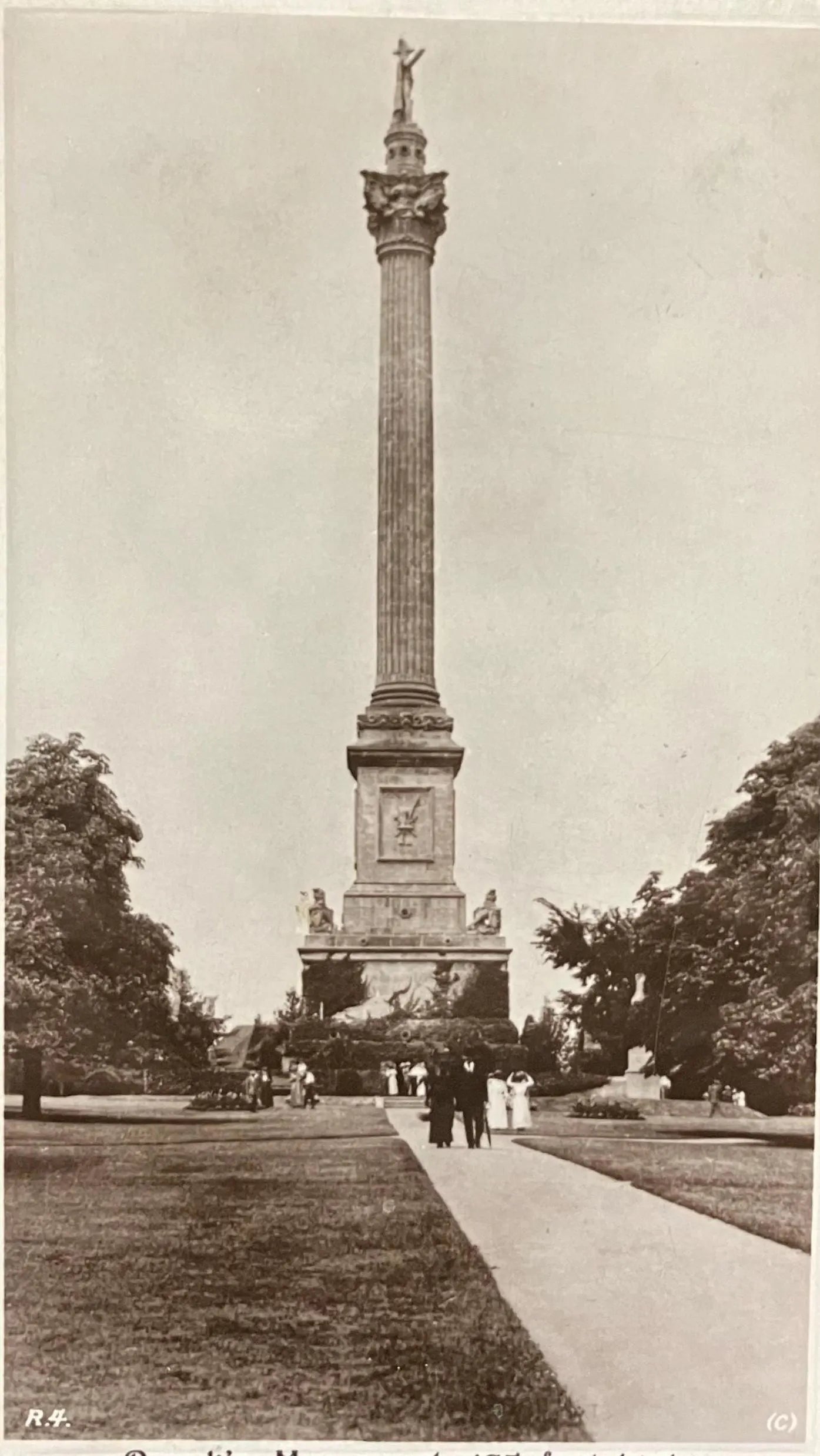 Brock's Monument, 185 feet high, Queenston Heights, Canada - Made in England - Vintage Government Postcard