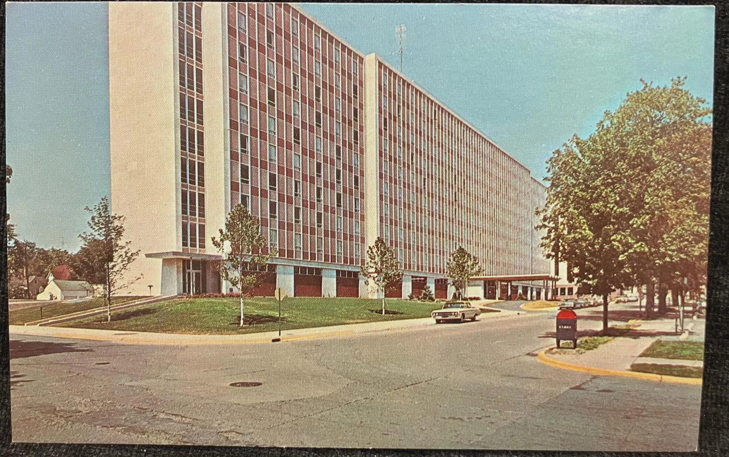 Graduate Houses, Purdue University in Lafayette, Indiana - Vintage University Postcard