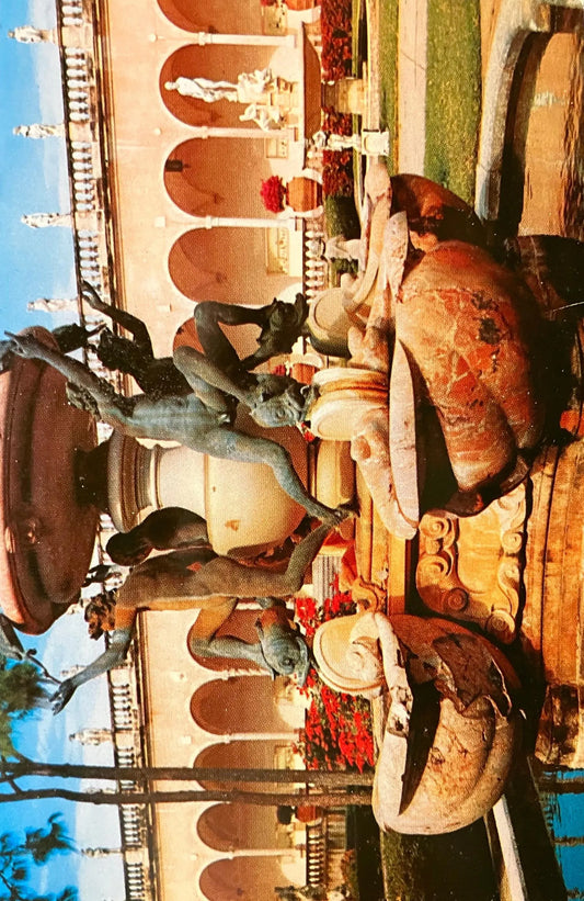 Fountain of the Turtles in Sarasota, Florida - Photo: H. W. Hannau - Vintage Musuem Postcard