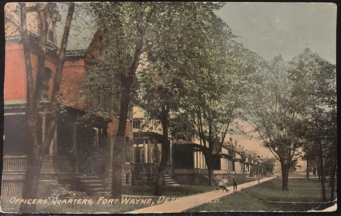 Officer’s Quarters, Fort Wayne, Detroit, Michigan - Vintage Postcard