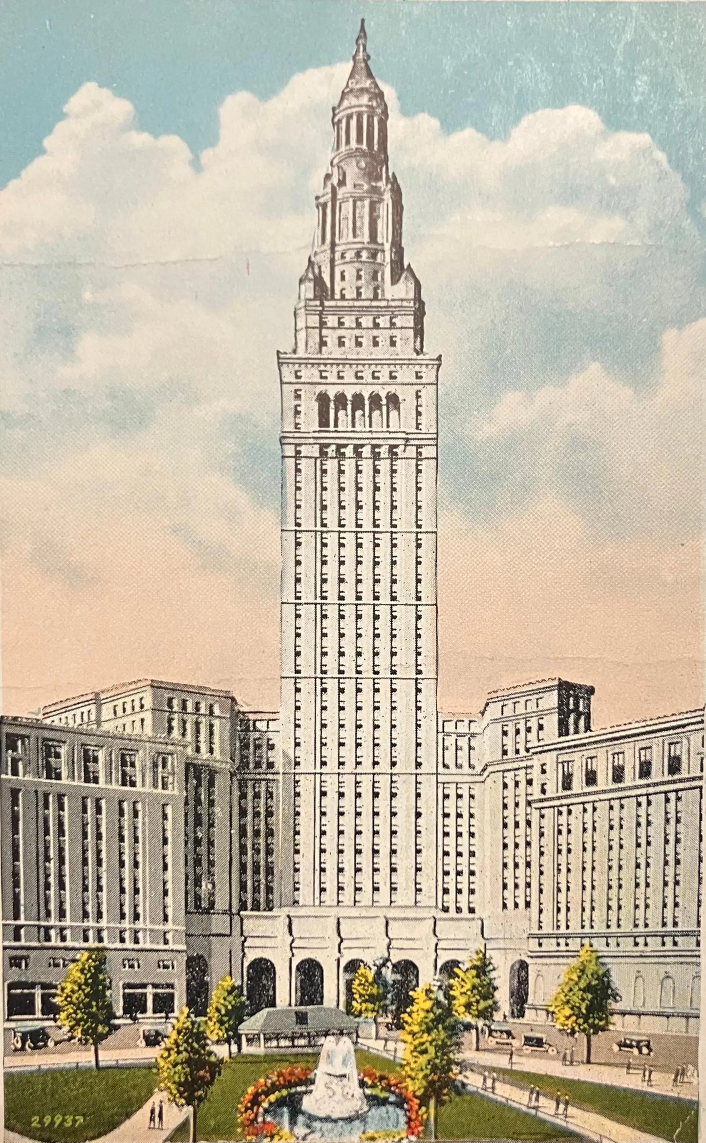 Terminal Tower Building, Cleveland, Ohio - Vintage Postcard