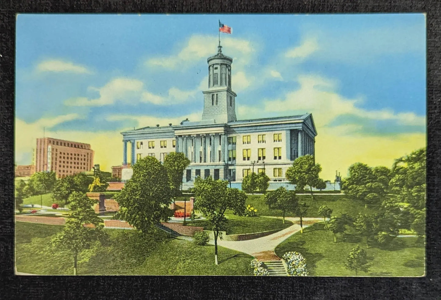 State Capitol, Nashville, Tennessee - Vintage Postcard