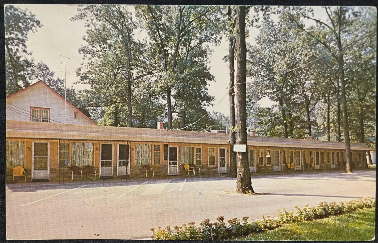 Edgewood Court Motel near St. Joseph, Michigan - Vintage Motel Postcard