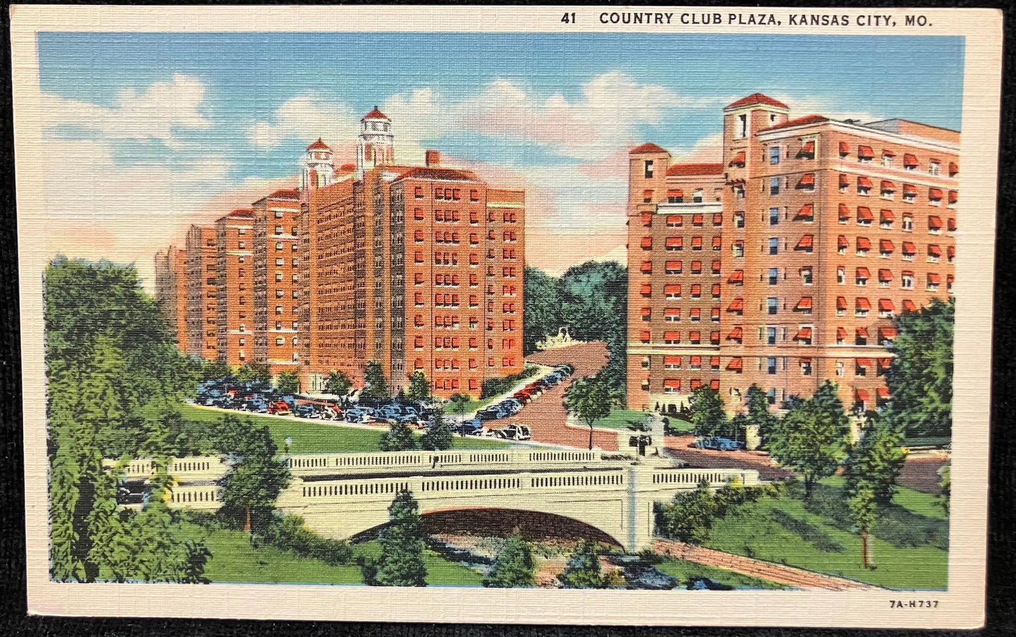 Country Club Plaza, Kansas City, Missouri - Vintage Postcard