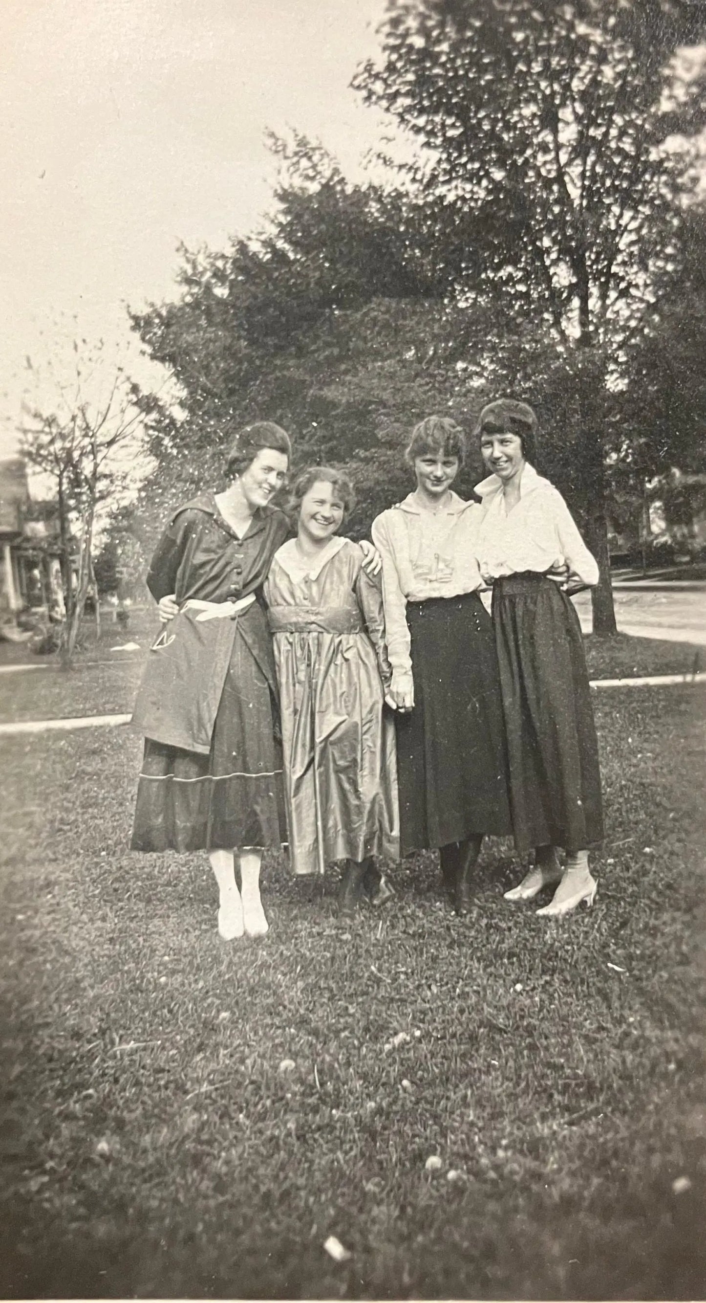 Photograph of Four Young Women in the late 1920s - Vintage Outdoor Casual Photo of 4 Girlfriends