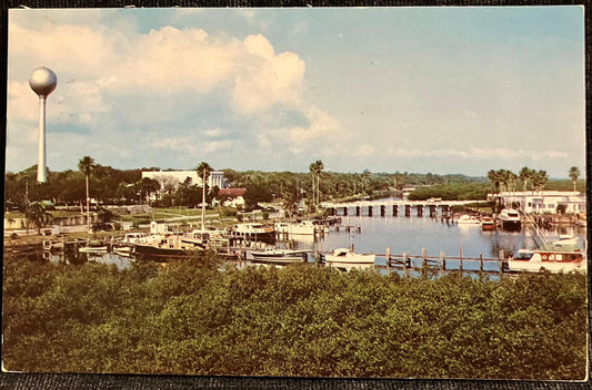 Smyrna Beach’s Yacht Basin in Florida - Photo: Dexter Photo Service - Vintage Boat Postcard