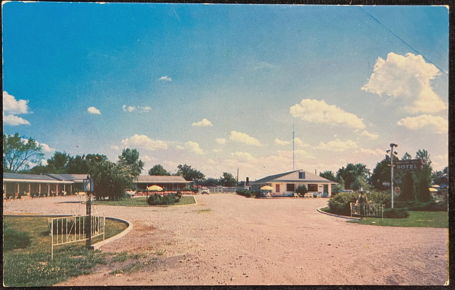 Harrisburg Motor Hotel - Harrisburg, Illinois - Vintage Hotel Postcard - Kodachrome by Ronnie's Studio