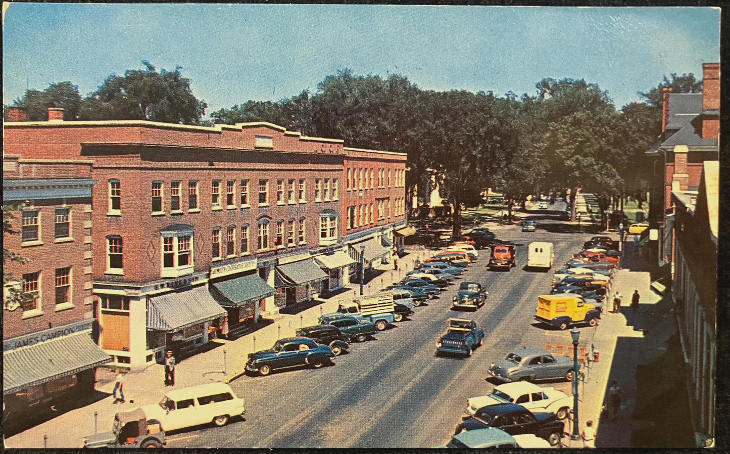 Dartmouth College, in Hanover, New Hampshire - Photo by Don Sieburg - Vintage University Postcard