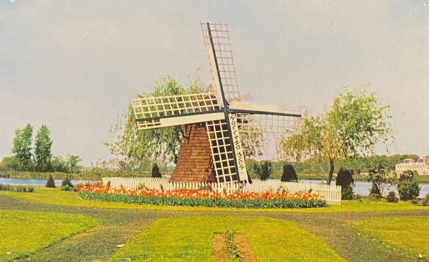 Windmill Park, Holland, Michigan - 1955 Vintage Postcard