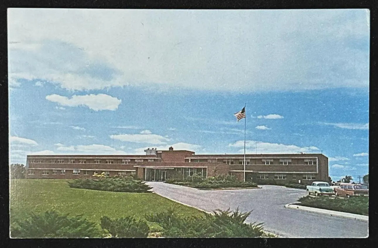 McPherson Community Health Center - Howell, Michigan - Vintage Postcard