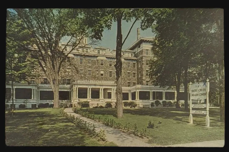 Battle Creek Health Center, Battle Creek, Michigan - Vintage Postcard