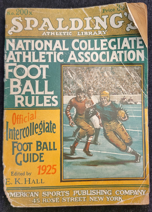 Spalding's Official Intercollegiate Football Guide - 1925