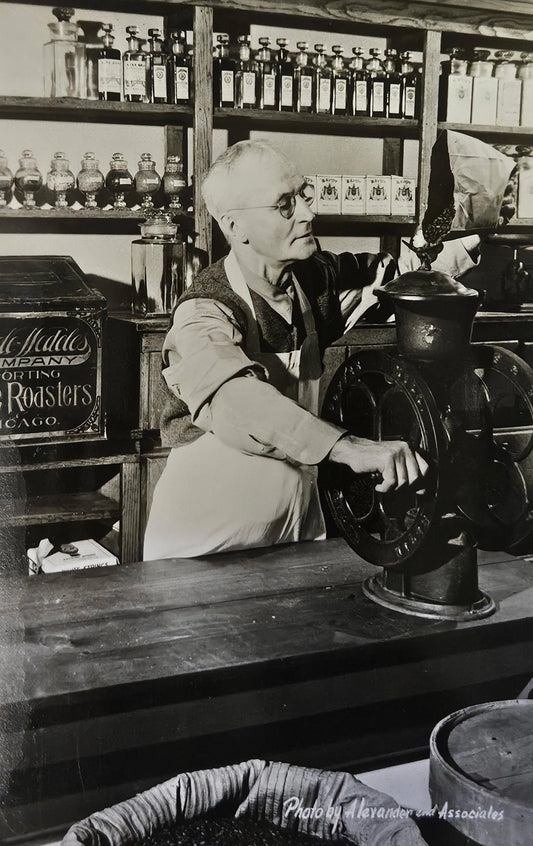 PR? & Description - RPPC - Chicago Museum of Science and Industry "The Corner Store" - Vintage Photo