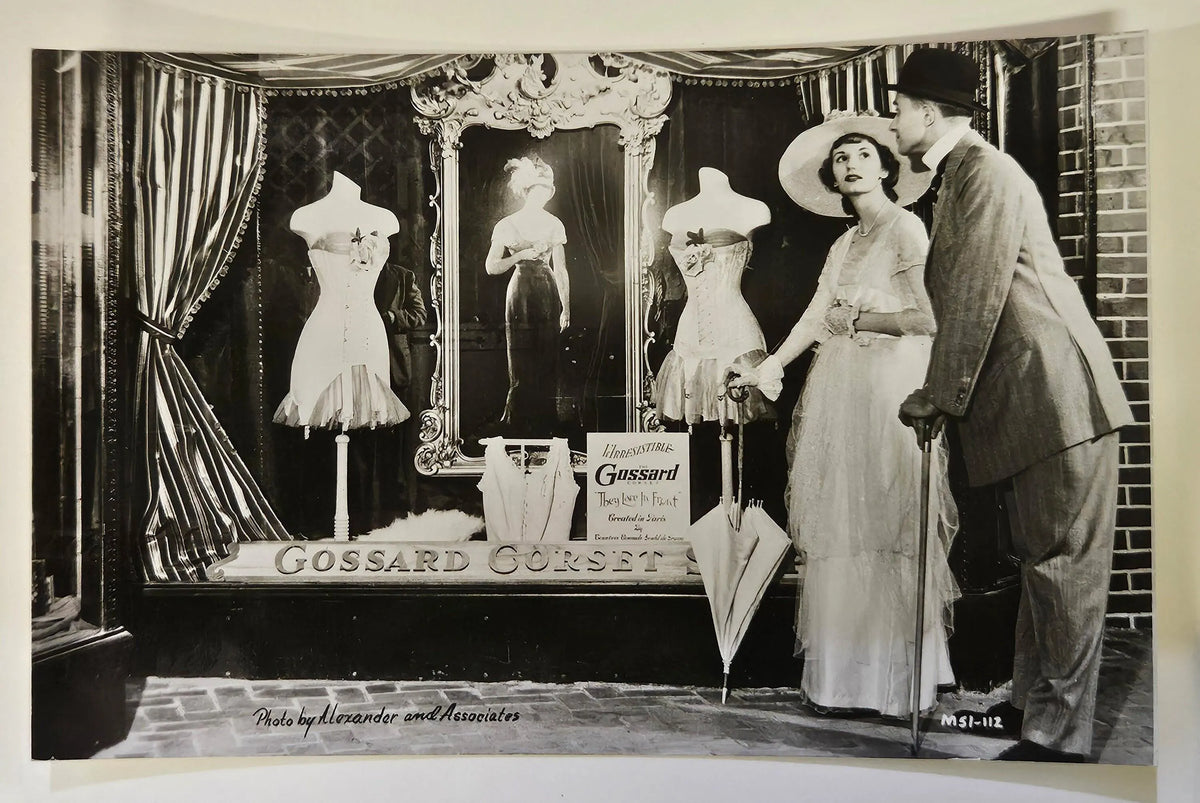 PR? & Description - RPPC - Chicago Newest Parisian Creations Museum of Science and Industry - Vintag