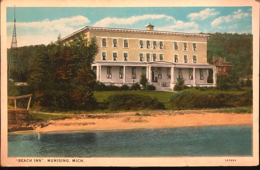 Beach Inn, Munising, Michigan - Vintage Michigan Post Card - Vintage Michigan Upper Penninsula Postcard