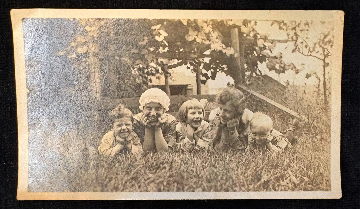 1899 Fun Family Photo of Children with Parents - 1890s-1900s RARE Humorous American Family Photo - Dutch Midwest Family