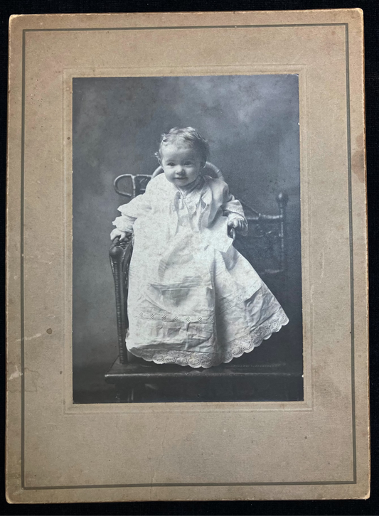 Lively Baby Photo - 1900s Cabinet Card / Zelica Card - Wicker Chair Photography