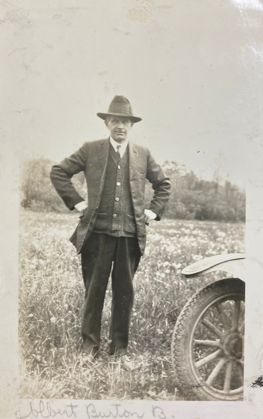 Men's Fashion Photo from 1914 - Casual Photo of Country Gentleman
