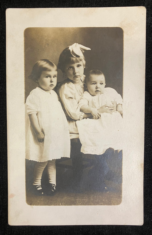 1910s RPPC - Beautiful Affluent Siblings Dressed to the Nines -Black and White Photo - Childrens apparel  in 1920