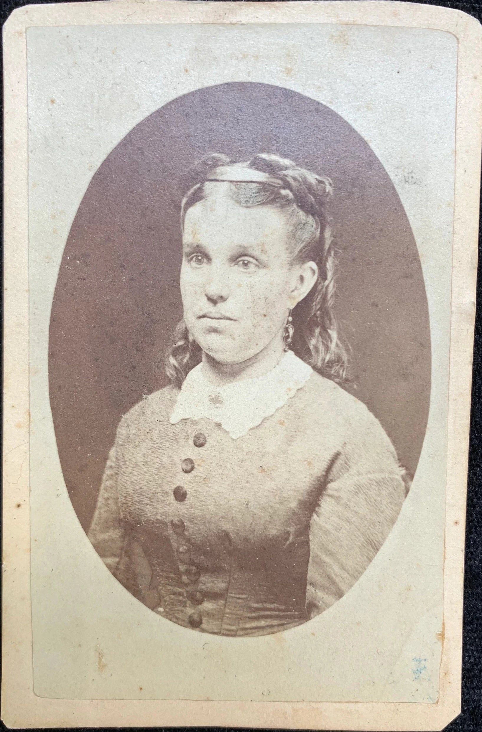 1870s Carte de Visite - Victorian Era Photograph of a Young Woman