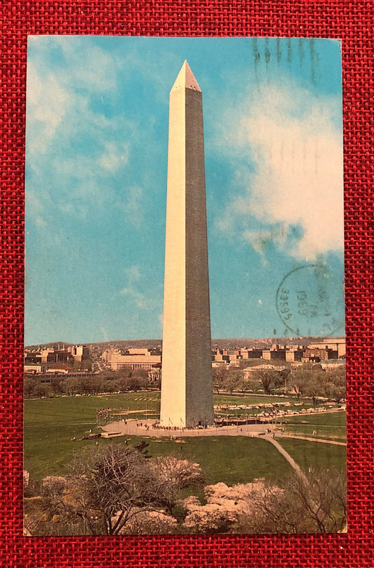 Washington Monument - Vintage 1950s-1960s Postcard