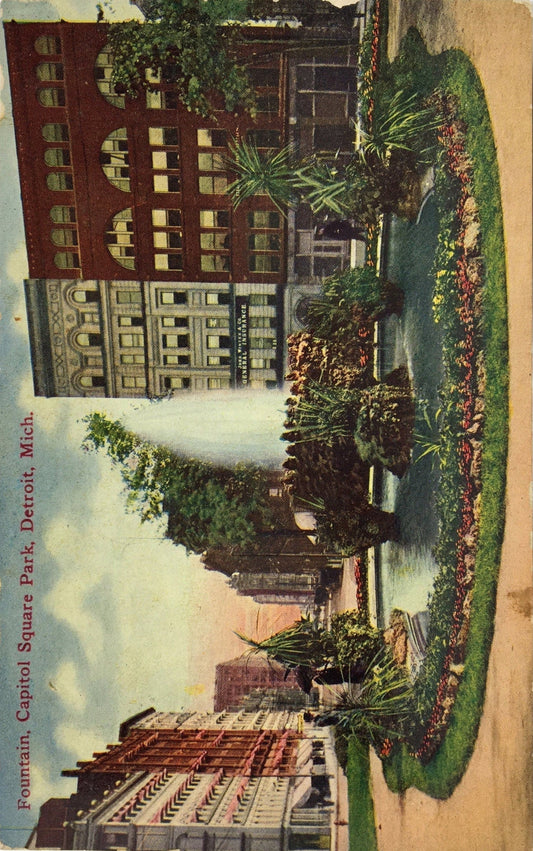 Detroit, Michigan - Fountain Capitol Square Park - Vintage Postcard