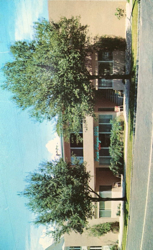 Park Plaza Apartments, St. Petersburg, Florida - Vintage Postcard 1960s